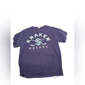 Seattle Kraken Hockey T Shirt Hanes Medium 100 Cotton Navy NHL Fan Tee